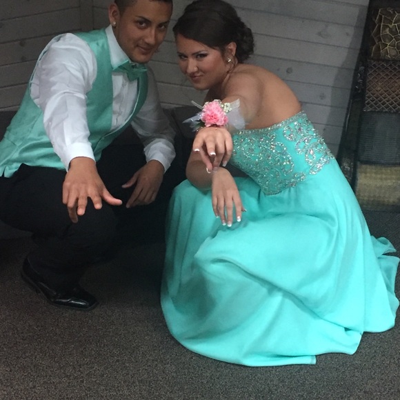 Prom Dress - Picture 4 of 5